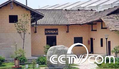 毛泽东为何连夜派人通知族人将祖坟铲平