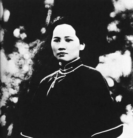 蒋介石日记中的<em>宋氏三姐妹</em>:宋美龄凝结浓厚母